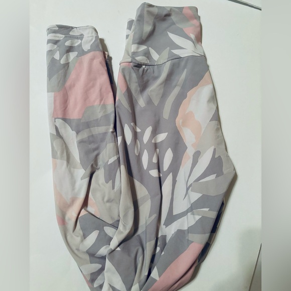 Maaji Women’s Floral Print High Rise 7/8 Leggings Size Small - Picture 4 of 5